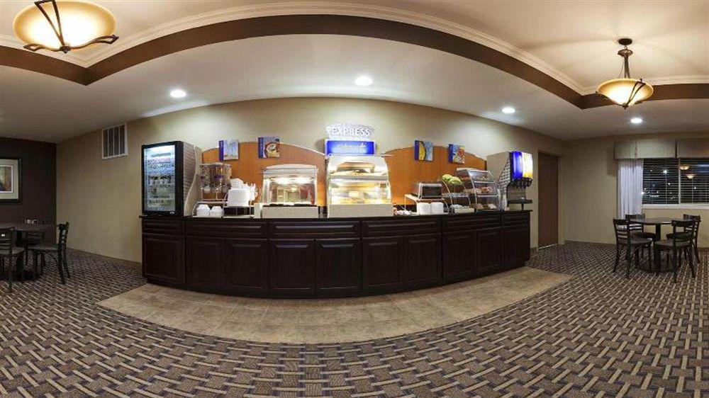Holiday Inn Express Devils Lake By Ihg Exterior photo