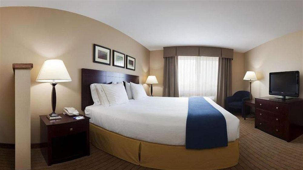 Holiday Inn Express Devils Lake By Ihg Exterior photo