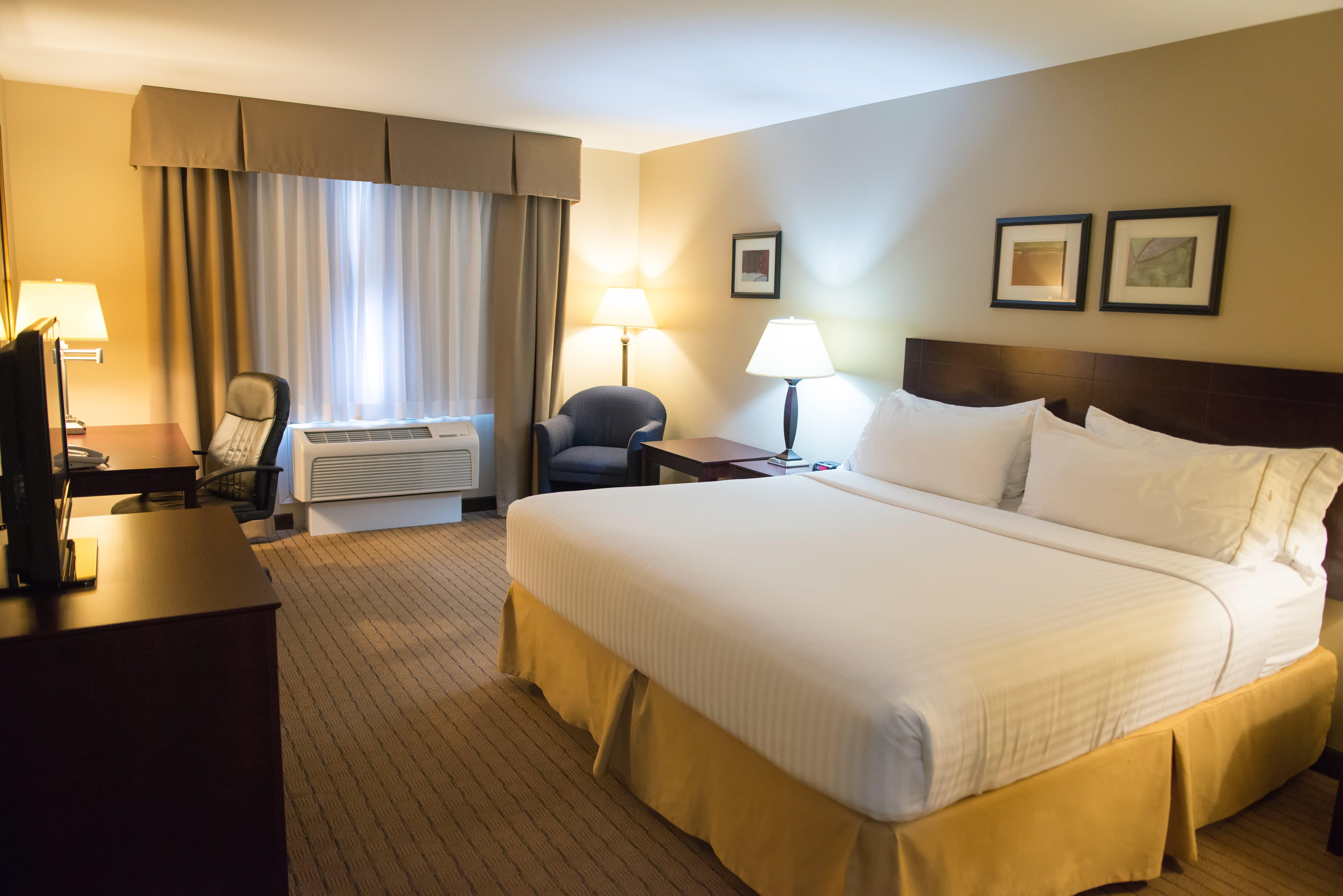 Holiday Inn Express Devils Lake By Ihg Exterior photo