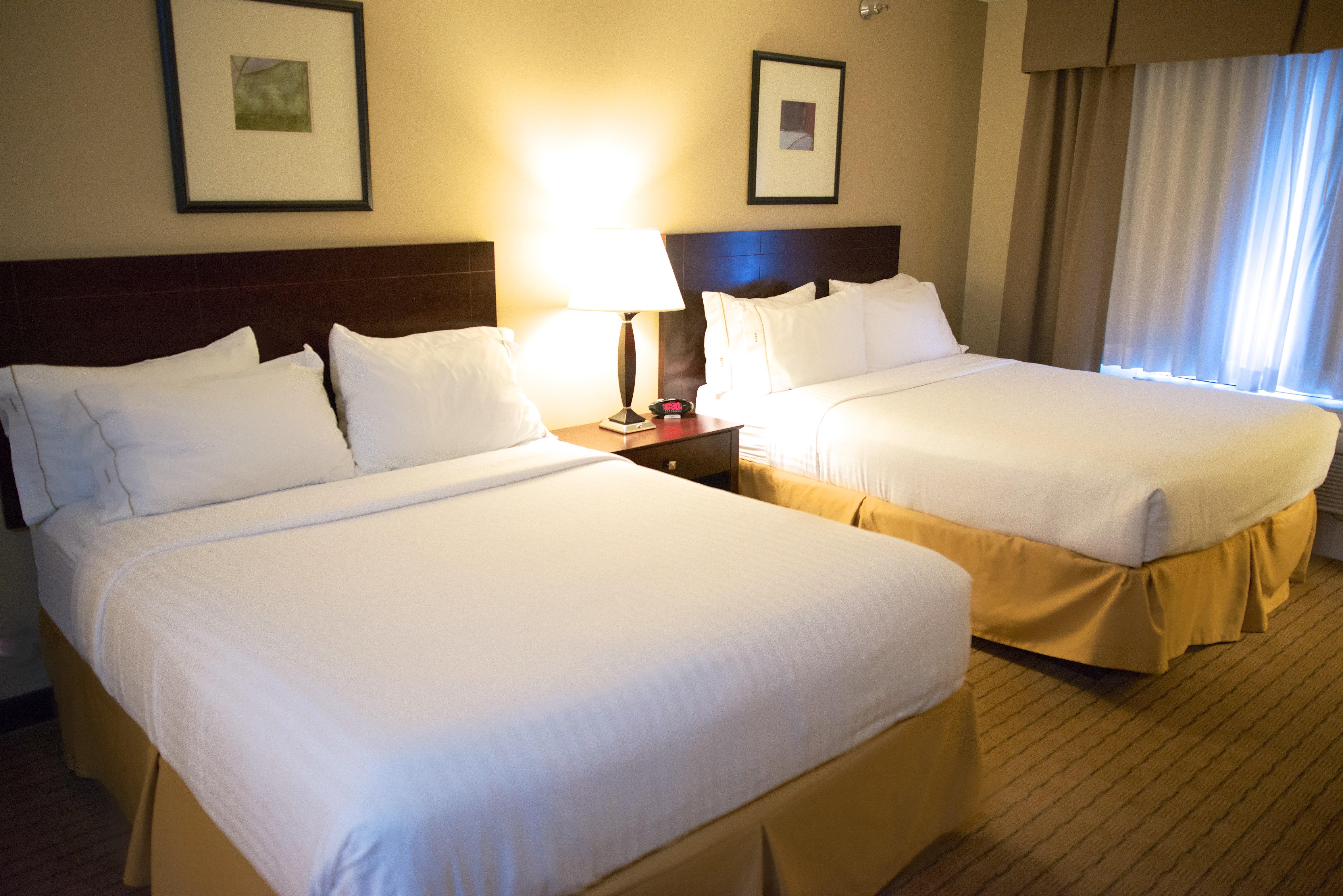 Holiday Inn Express Devils Lake By Ihg Exterior photo