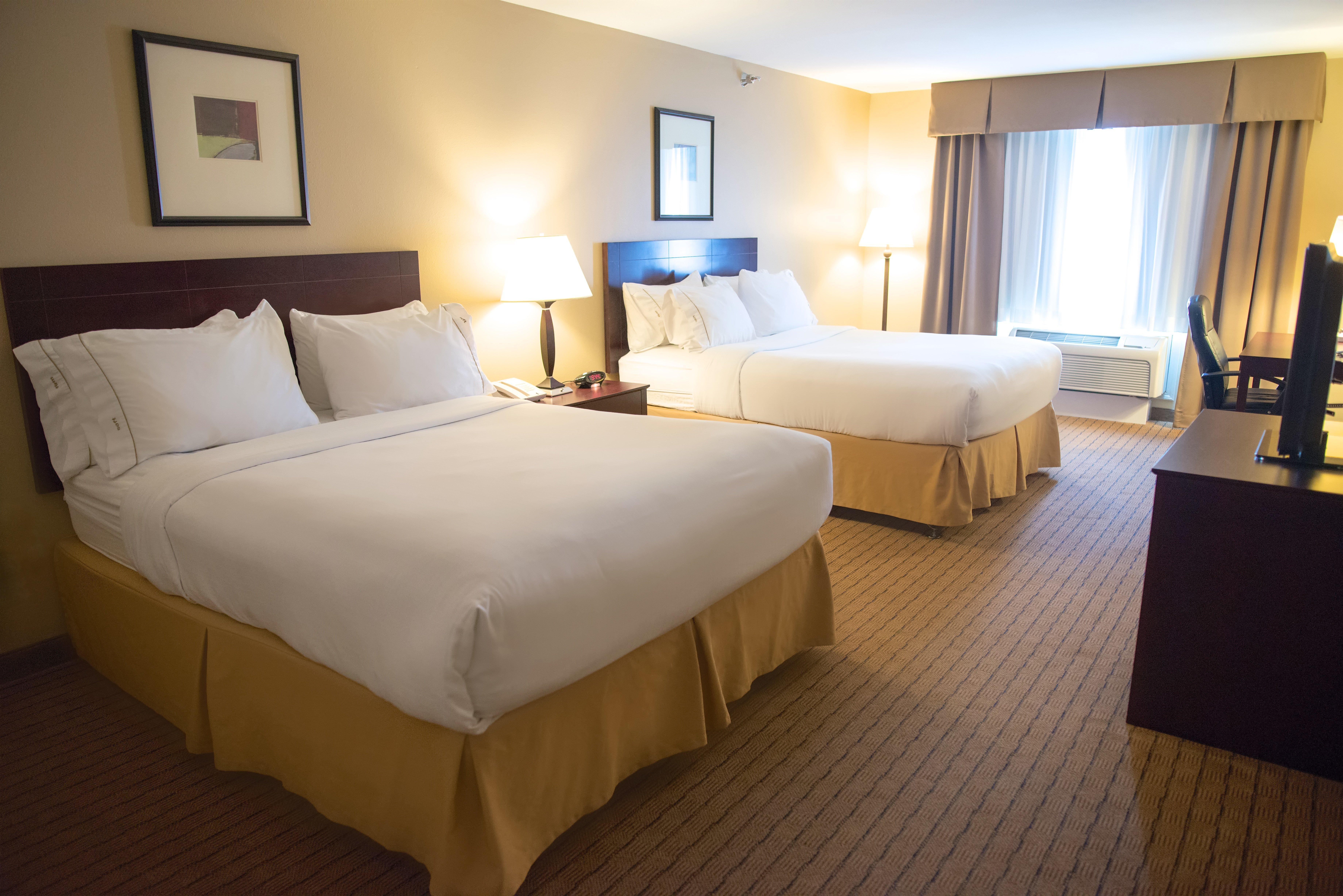Holiday Inn Express Devils Lake By Ihg Exterior photo
