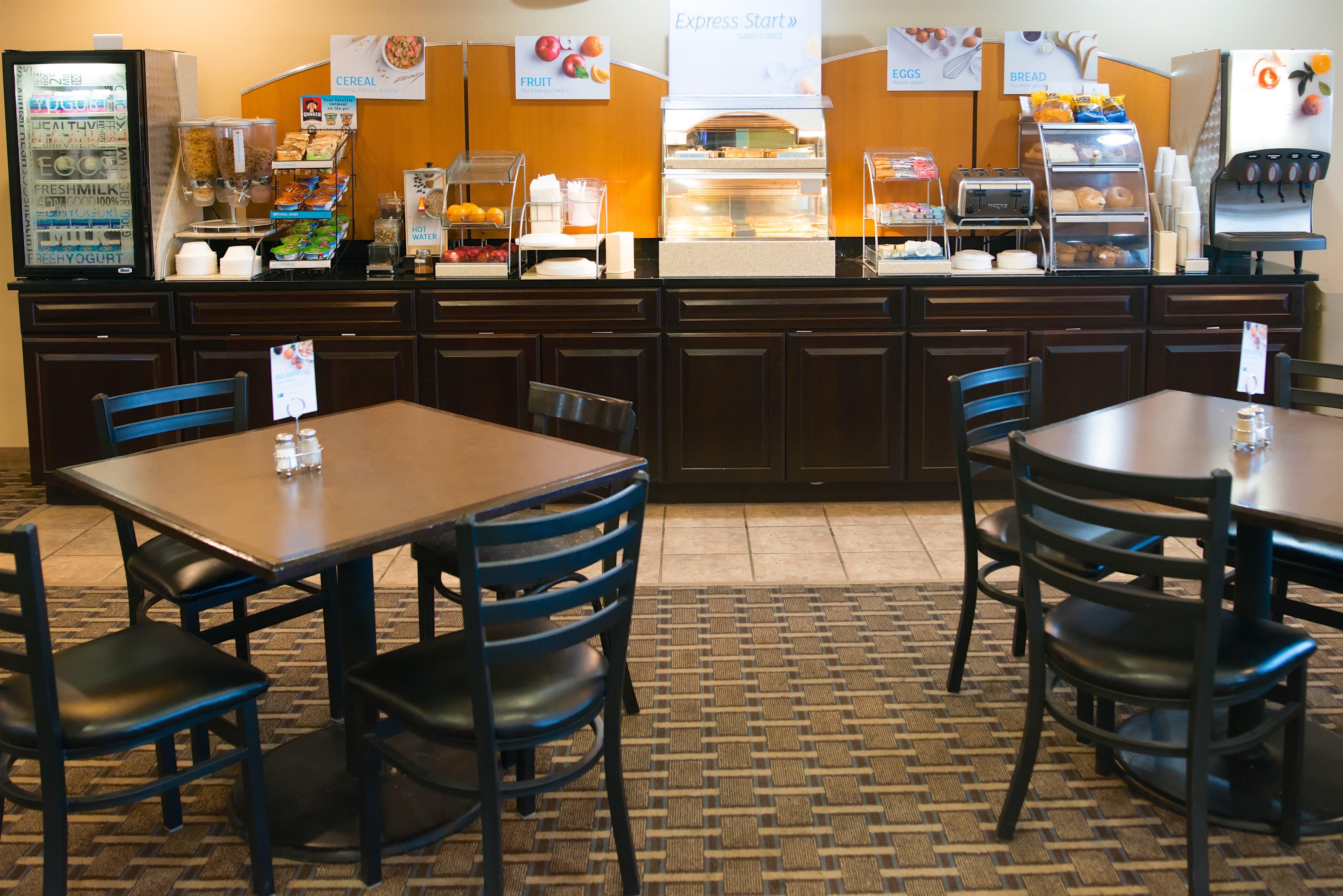 Holiday Inn Express Devils Lake By Ihg Exterior photo