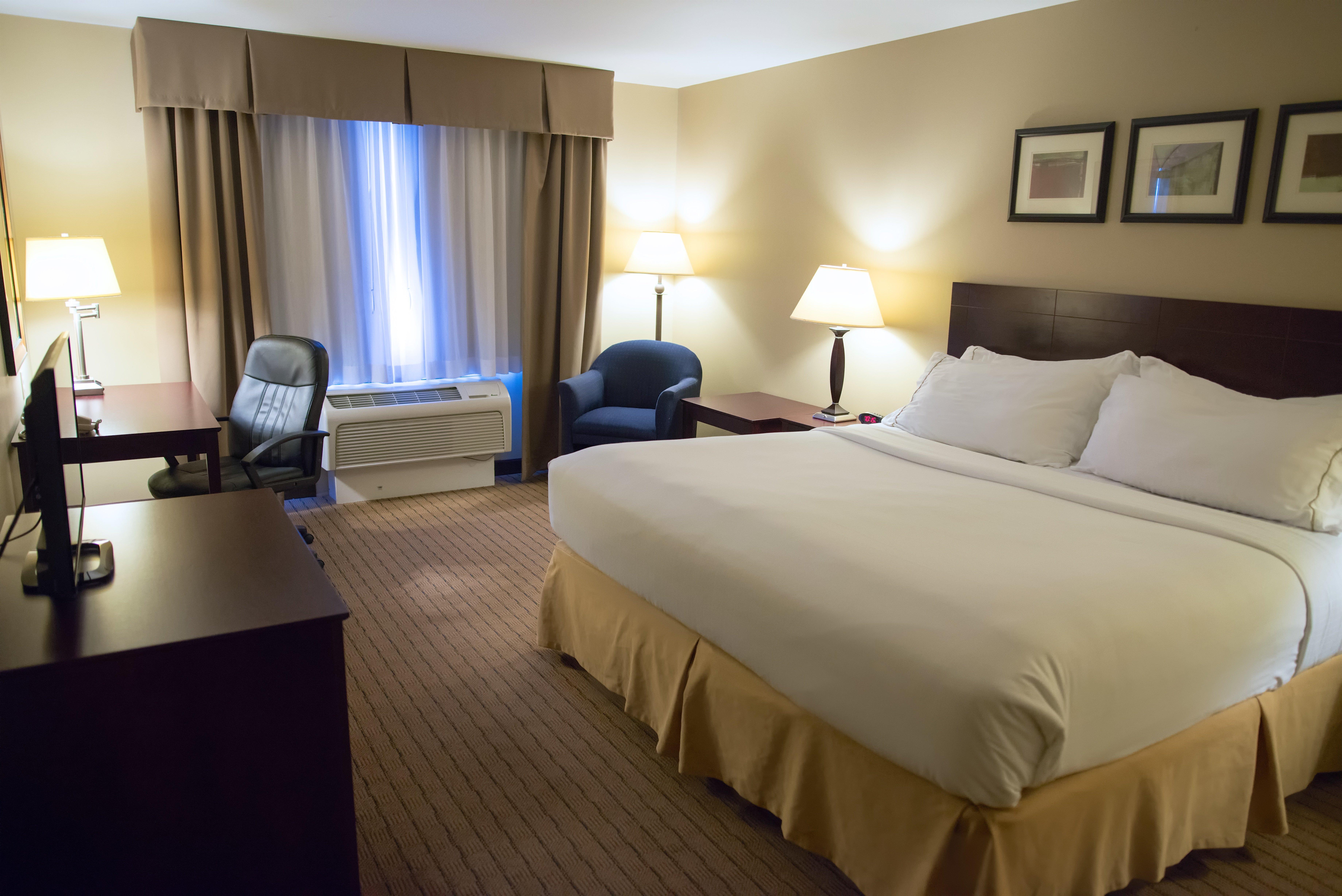 Holiday Inn Express Devils Lake By Ihg Exterior photo