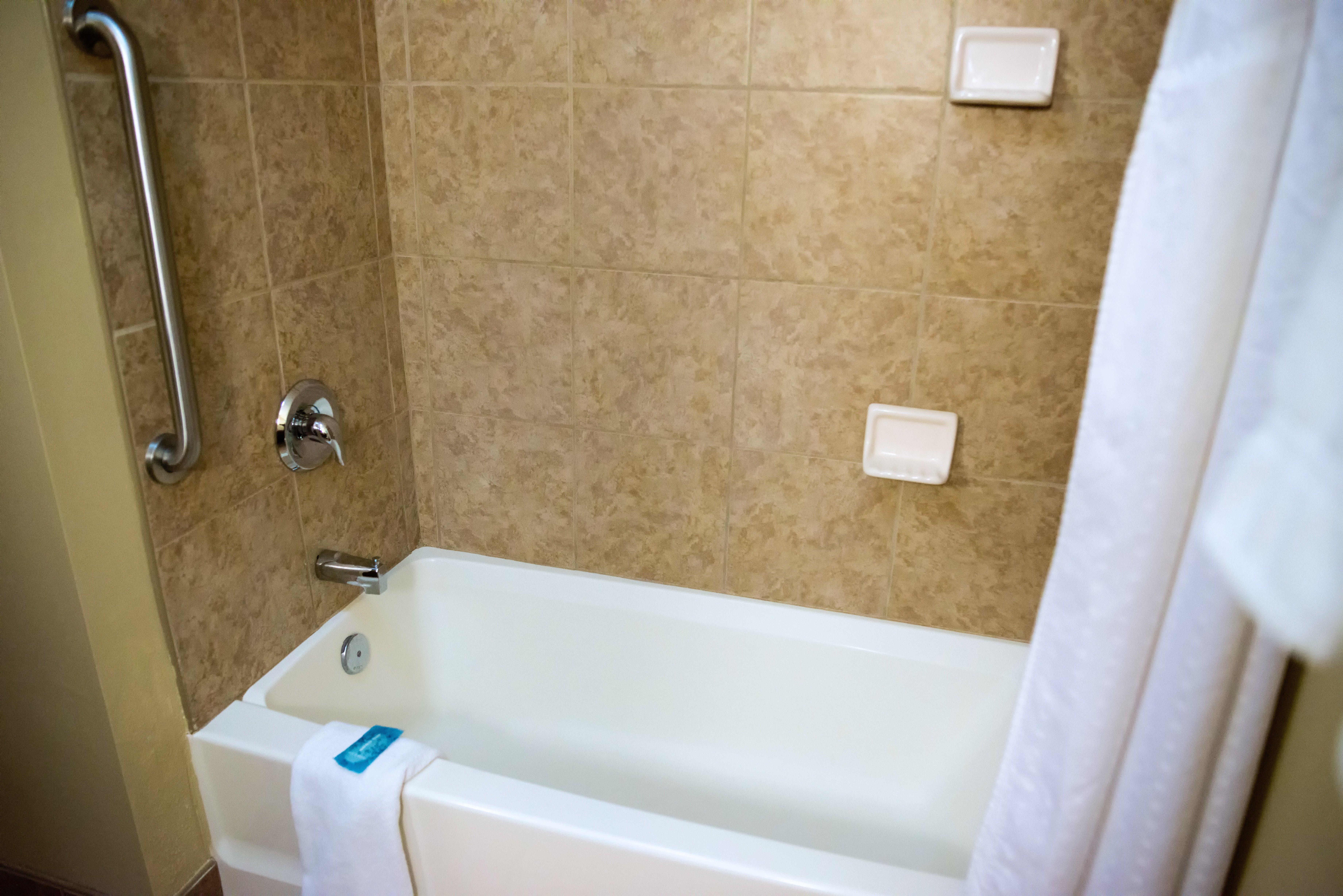 Holiday Inn Express Devils Lake By Ihg Exterior photo