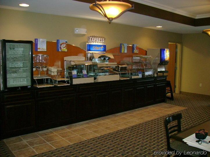 Holiday Inn Express Devils Lake By Ihg Restaurant photo