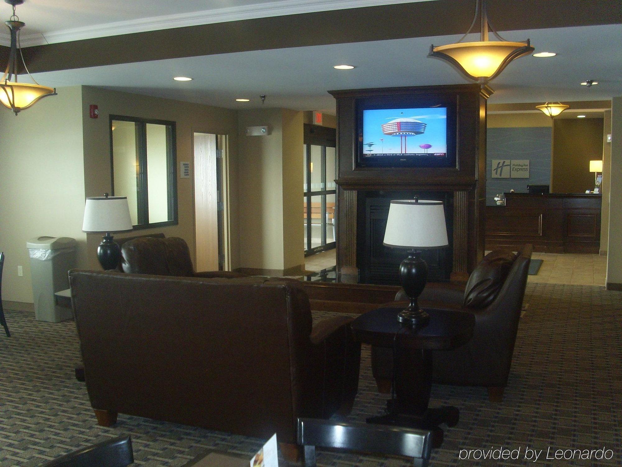 Holiday Inn Express Devils Lake By Ihg Interior photo