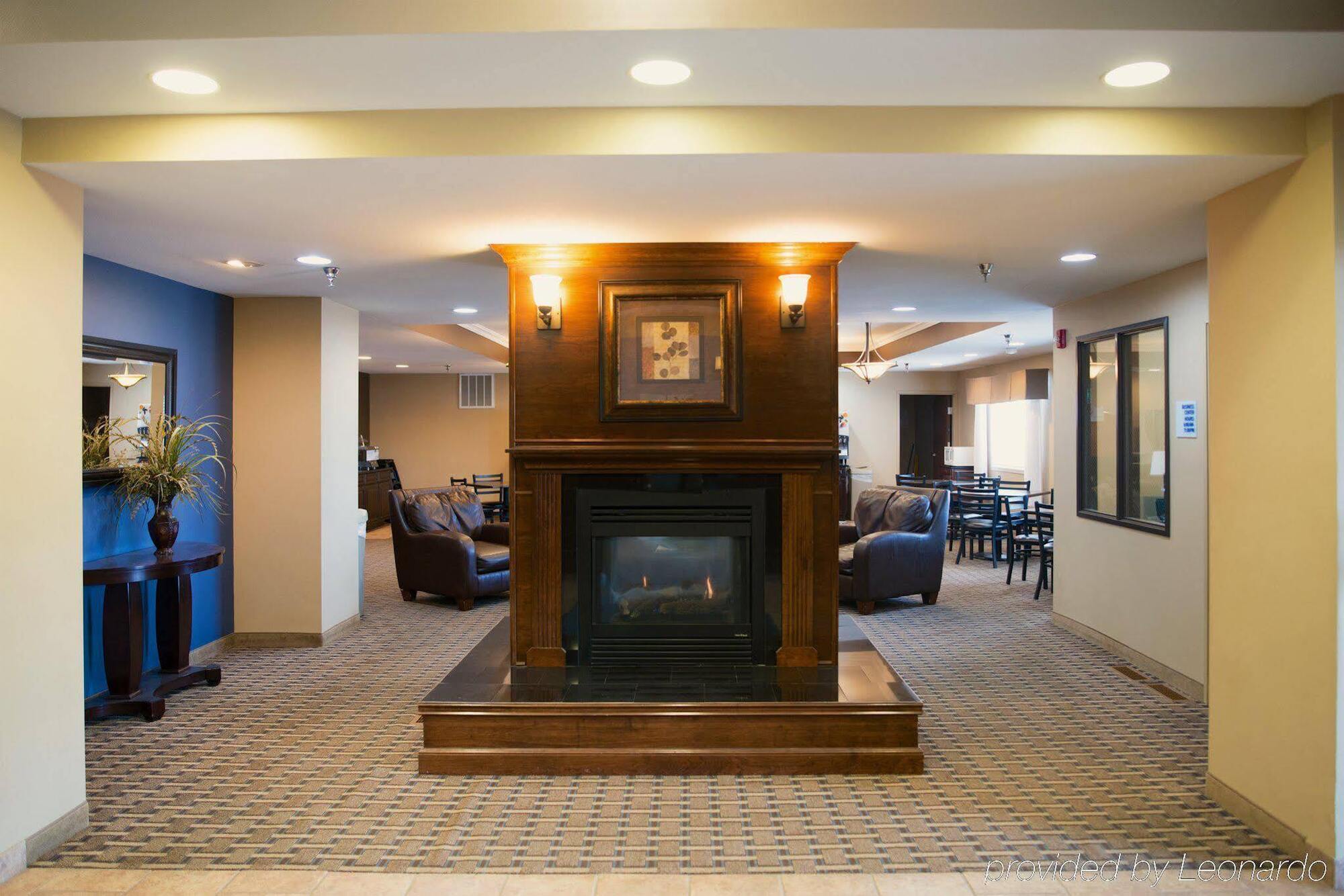 Holiday Inn Express Devils Lake By Ihg Exterior photo