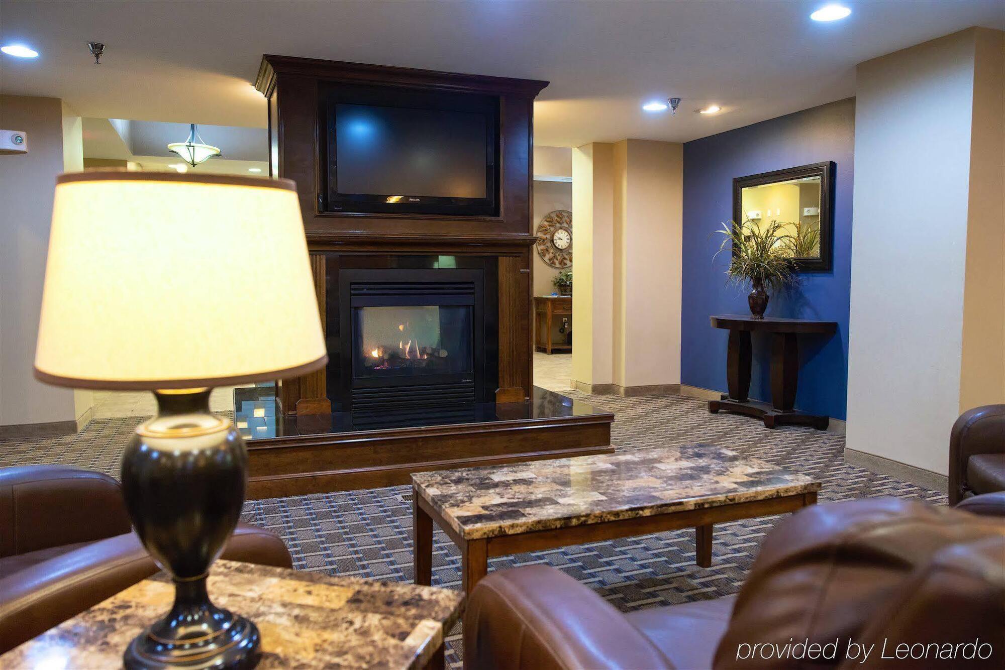 Holiday Inn Express Devils Lake By Ihg Exterior photo